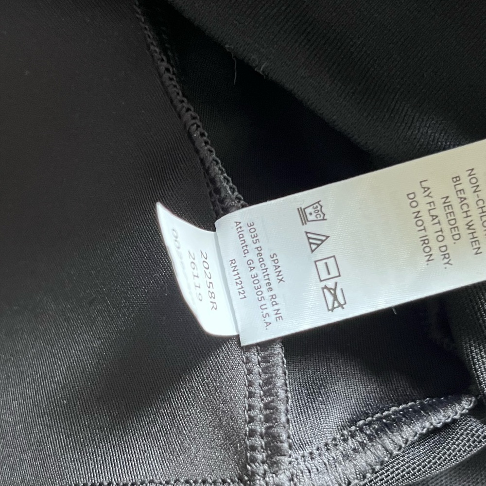 Assets by Spanx Faux Leather Leggings Size S Black Slimming - Picture 6 of 6